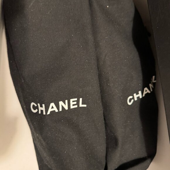 Authentic Chanel Tweed Flats with Satin Detail | Size 39.5 - Picture 4 of 11